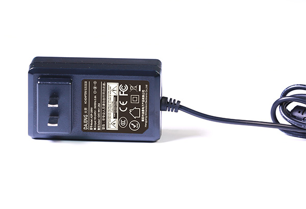 插墙式电源适配器24V1.25A-20102G