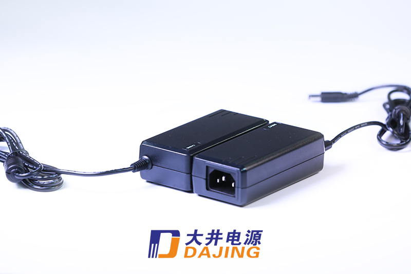 两个电源适配器可以并一起吗？