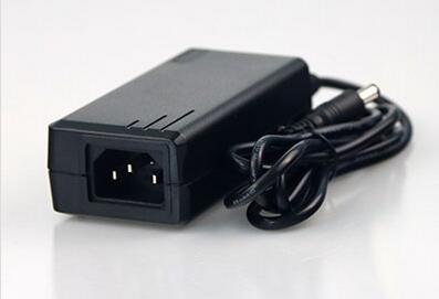 电源适配器制造厂家开展PCB设计时务必遵循什么标准