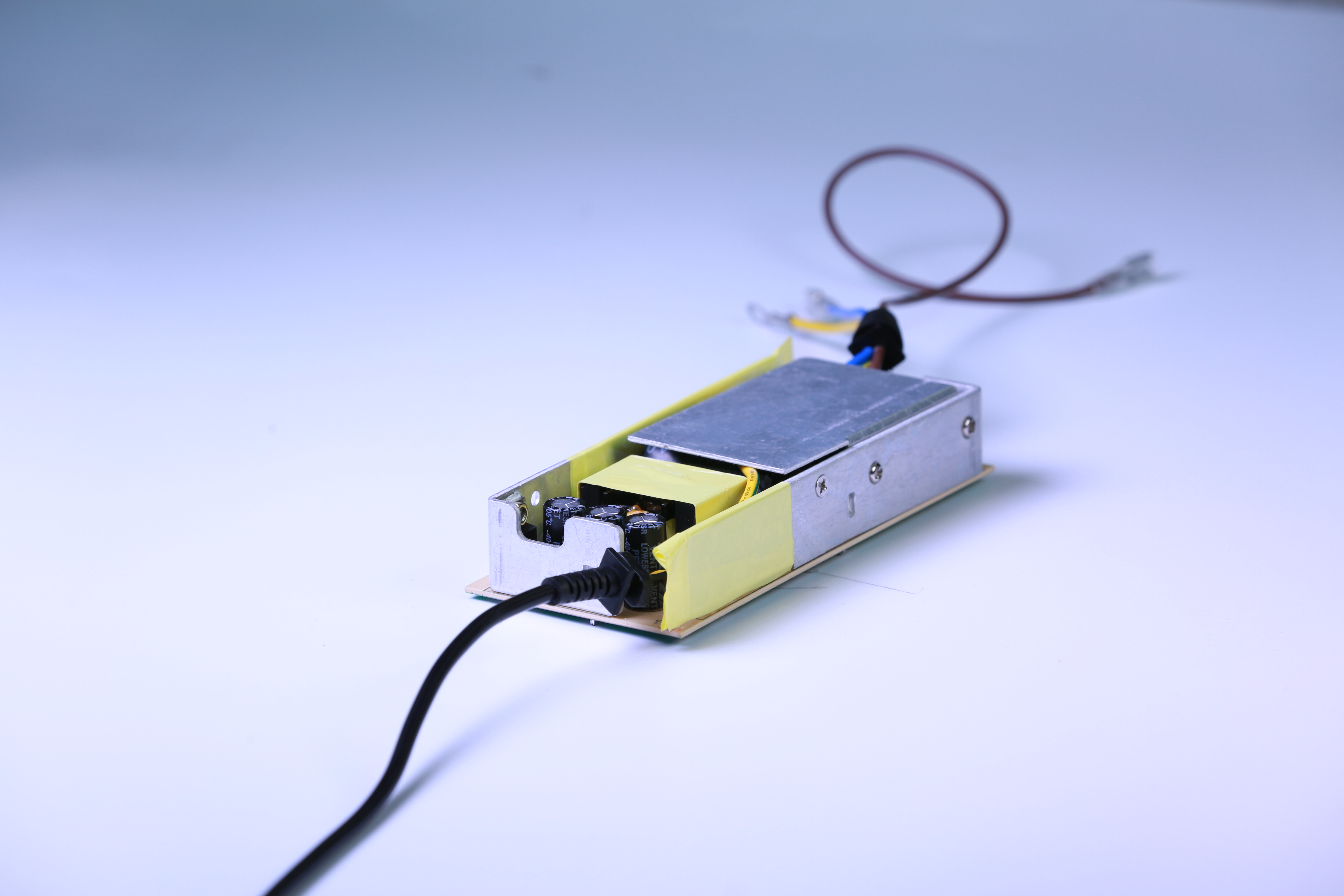 大井电源适配器12v2a跟4a区别