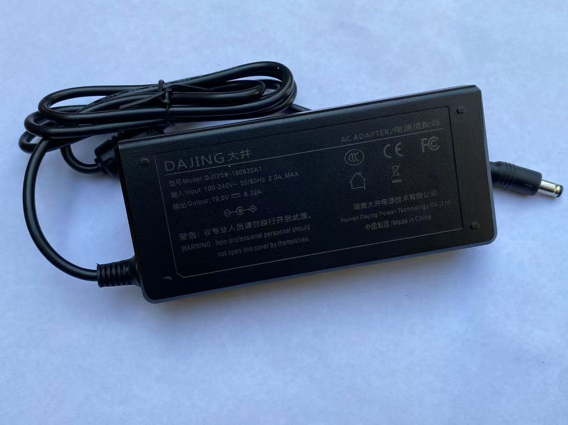 LED灯带电源适配器都是12V的吗？