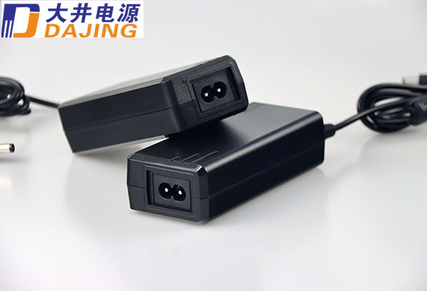 如果电源适配器电流声很小，需要处理吗？