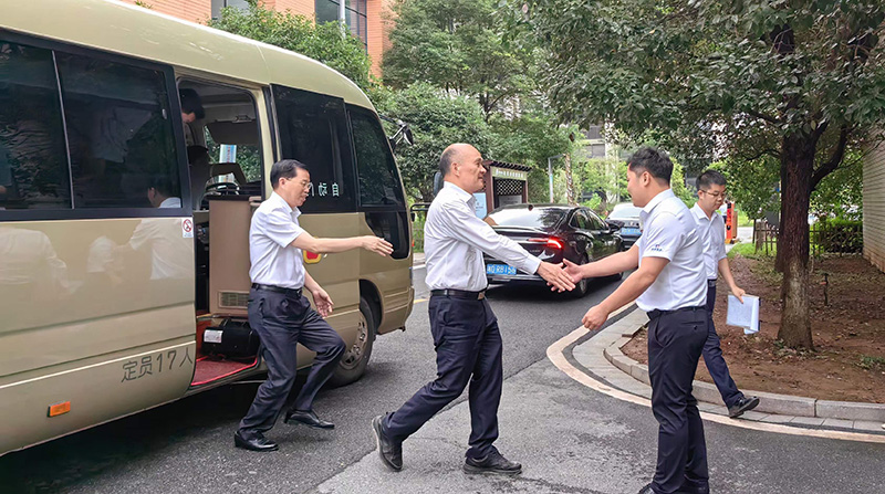 湖南衡阳市委书记刘越高、市政府、市高新区、市工信局等各位领导莅临大井集团指导工作